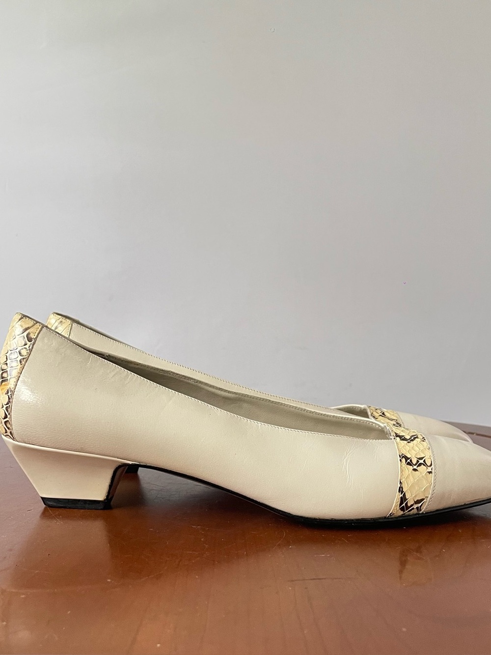 Vintage Amalfi beige leather pumps | US 8